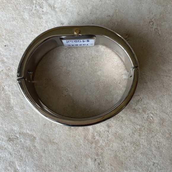 Armitron lady battery water resistant - Picture 4 of 8